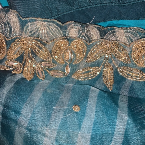 S8 KalkiBlouse-Raw Silk/Mandarin Neck/OrganzaLehariya/✋Embroidered/Beads/Sequins - Picture 3 of 5